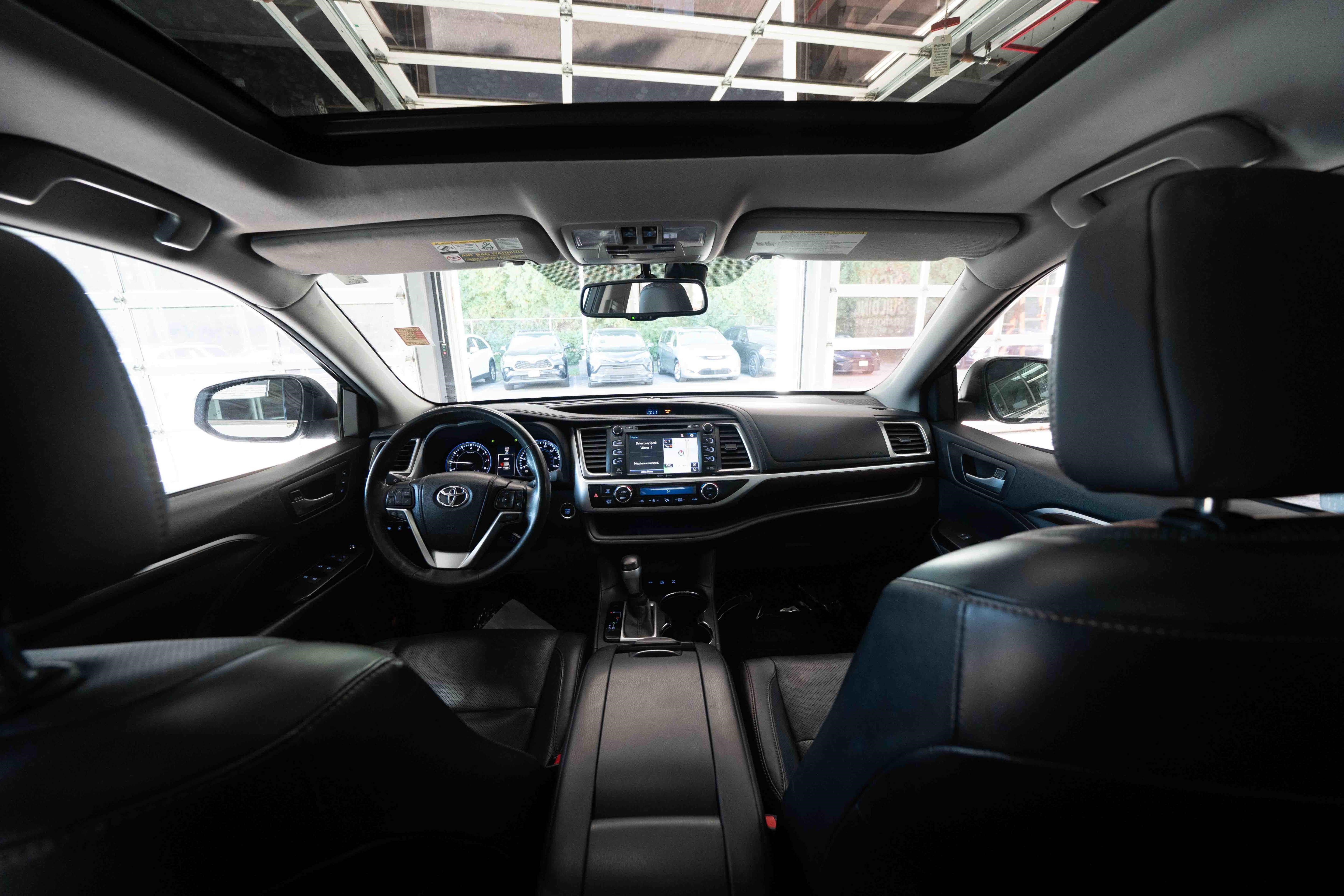 Used 2014 Toyota Highlander Limited Platinum AWD/4WD image 19