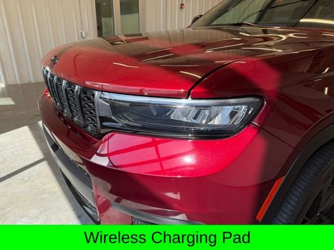 Used 2024 Jeep Grand Cherokee L Altitude image 11