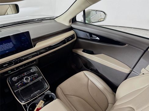 Used 2023 Lincoln Nautilus Reserve image 30