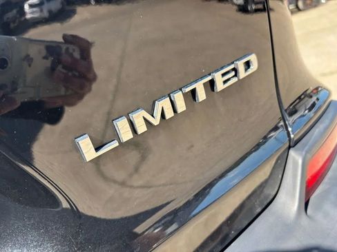 Used 2019 Jeep Cherokee Limited AWD/4WD image 10