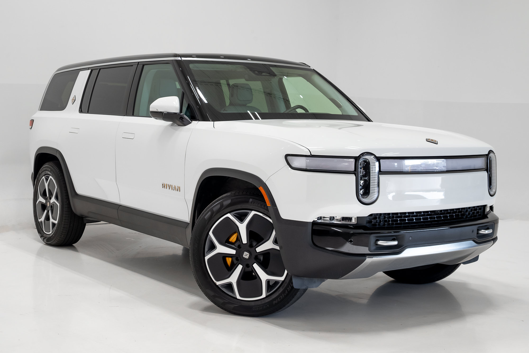 Used 2024 Rivian R1S Adventure Quad AWD/4WD image 5