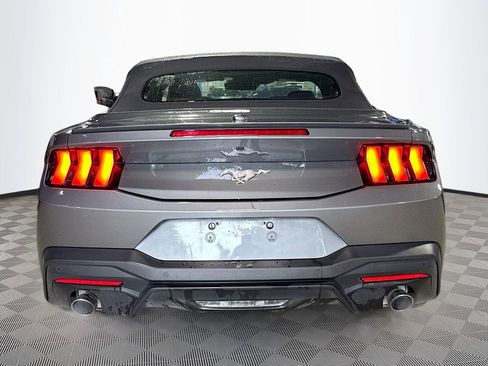Used 2025 Ford Mustang Premium image 7