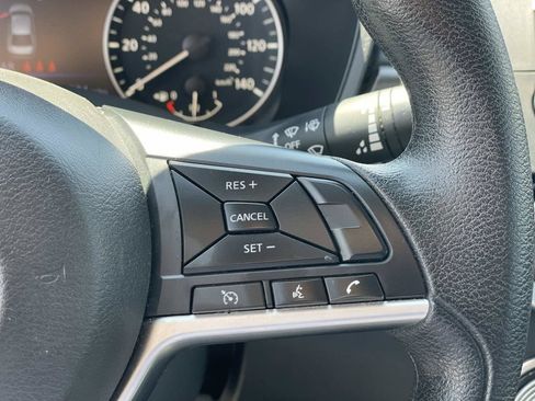 Used 2024 Nissan Altima 2.5 SV FWD image 9