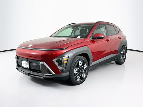 Used 2025 Hyundai Kona SEL FWD image 3