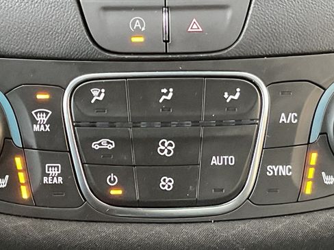 Used 2020 Chevrolet Malibu LT FWD image 15