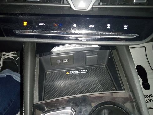 Used 2024 Buick Envision Sport Touring image 16