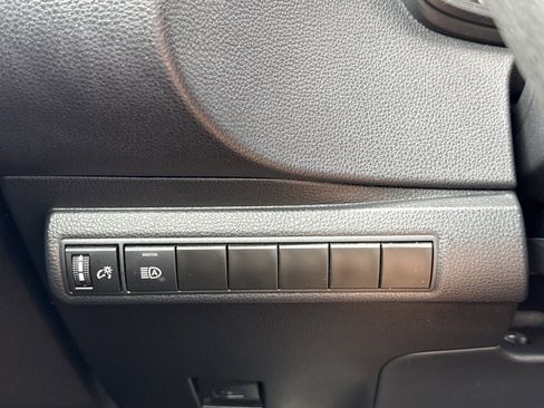 Used 2024 Toyota Corolla LE FWD image 17
