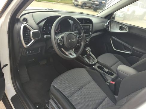 Used 2024 Kia Soul LX w/ Option Group 015 image 10