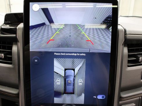 Used 2024 Ford Expedition Platinum image 16