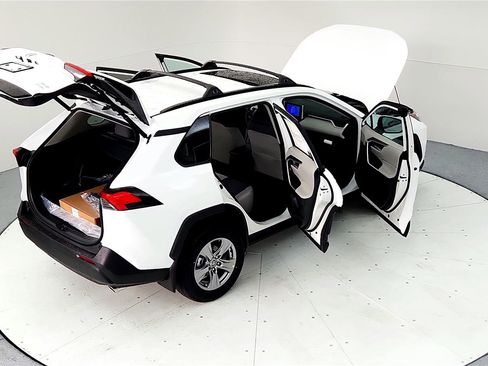 Certified 2023 Toyota RAV4 XLE w/ Convenience Package AWD/4WD image 20