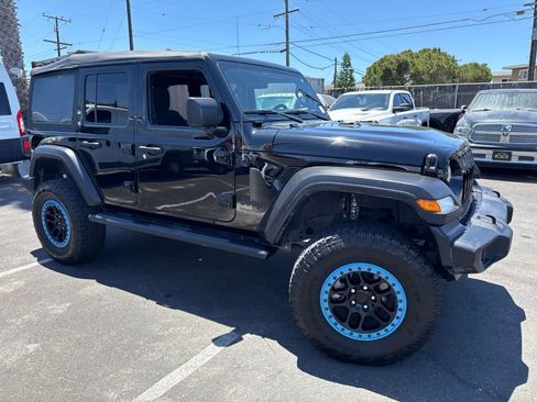 Used 2022 Jeep Wrangler Unlimited Sport AWD/4WD image 9