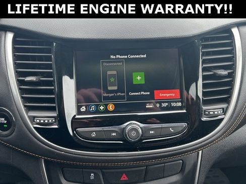 Used 2018 Chevrolet Trax LT w/ LT Convenience Package image 16