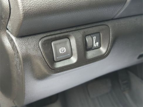 Certified 2023 GMC Acadia SLE w/ Driver Convenience Package image 33