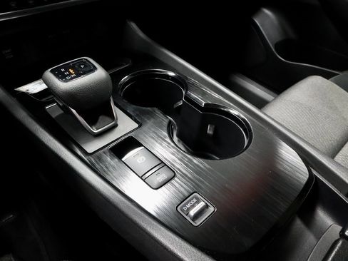 Certified 2024 Nissan Rogue SV image 32