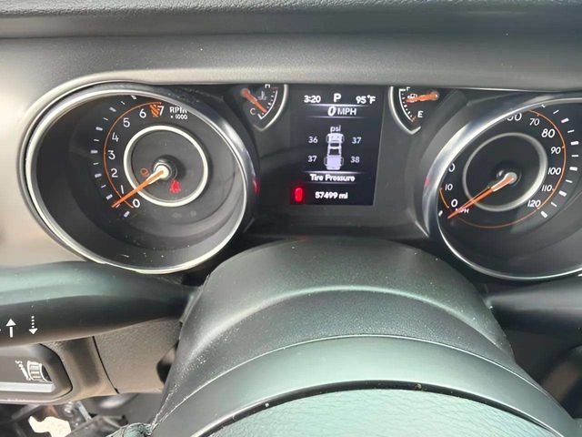Used 2023 Jeep Gladiator Sport AWD/4WD image 7