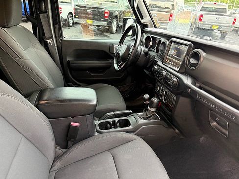 Used 2022 Jeep Wrangler Unlimited Sport w/ Sun And Sound Package AWD/4WD image 22