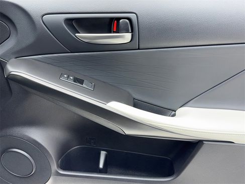 Used 2022 Lexus IS 350 F Sport image 45