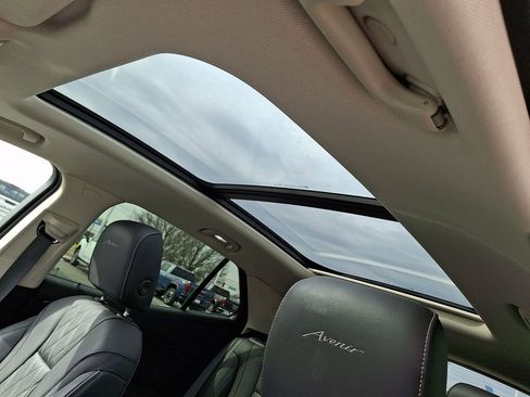 Used 2023 Buick Envision Avenir image 15