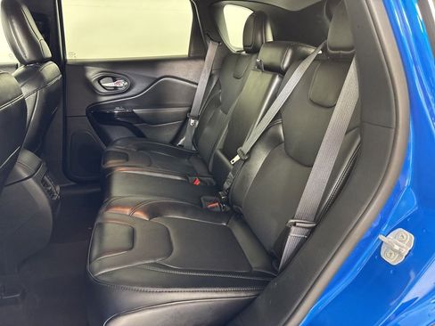 Used 2023 Jeep Cherokee Altitude Lux image 18