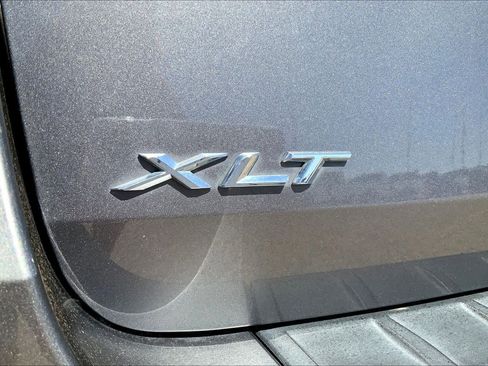 Used 2022 Ford Explorer XLT RWD image 10