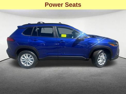 Used 2023 Toyota Corolla Cross LE w/ Moonroof Package AWD/4WD image 12