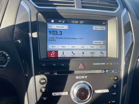 Used 2018 Ford Explorer Platinum image 9