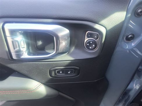 Used 2025 Jeep Gladiator Rubicon w/ Convenience Group image 13