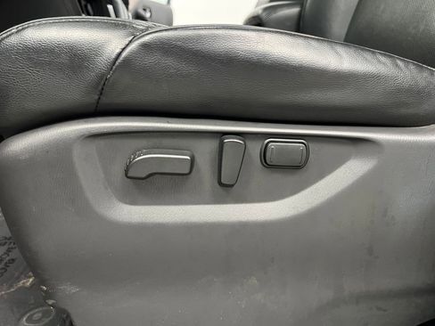 Used 2023 Nissan Armada SL w/ Captain's Chairs Package image 10