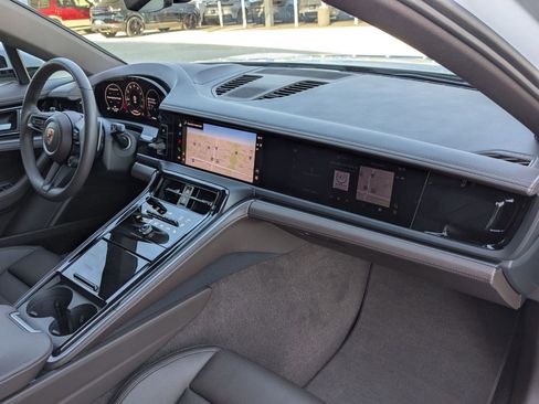 New 2026 Porsche Panamera image 25