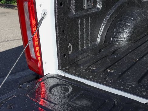 Used 2024 Ford F250 XLT w/ FX4 Off-Road Package AWD/4WD image 9
