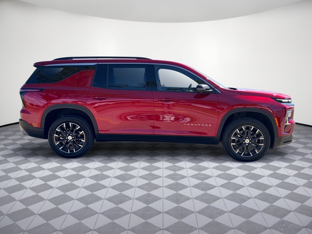 Certified 2026 Chevrolet Traverse LT w/ Sun and Wheel Package FWD image 8