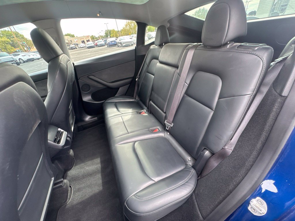 Used 2024 Tesla Model Y Long Range AWD/4WD image 16