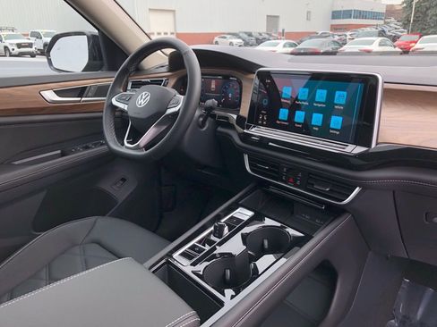 New 2026 Volkswagen Atlas SE image 17