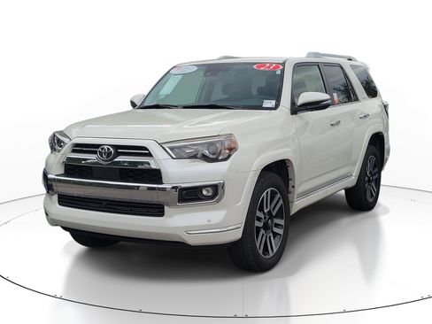 Used 2023 Toyota 4Runner Limited AWD/4WD image 3