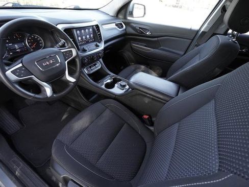 Used 2023 GMC Acadia SLE image 29
