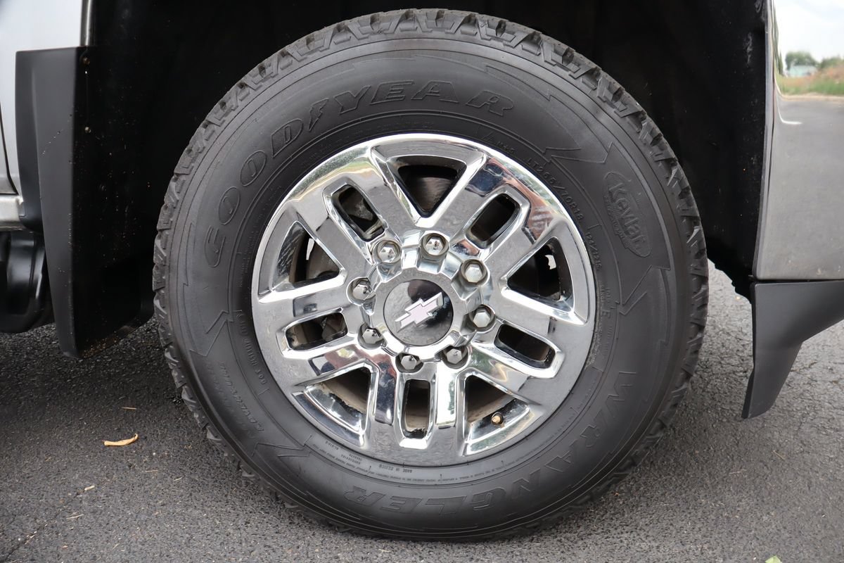Used 2019 Chevrolet Silverado 2500 LTZ w/ Duramax Plus Package AWD/4WD image 43