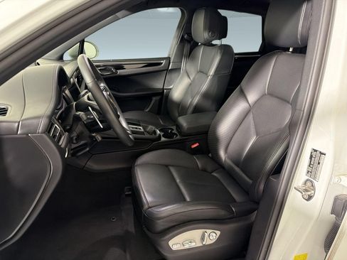 Used 2023 Porsche Macan S AWD/4WD image 5