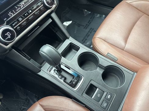 Used 2018 Subaru Outback 2.5i Touring w/ Popular Package #3 image 18