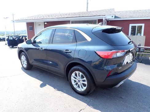 Used 2022 Ford Escape SE w/ Cold Weather Package AWD/4WD image 4
