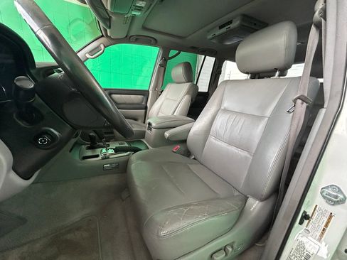 Used 2004 Toyota Land Cruiser image 4