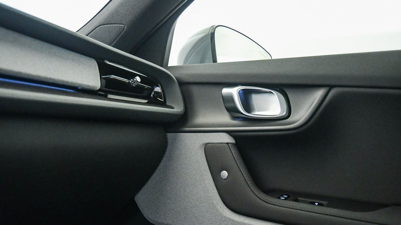 Used 2021 Polestar Polestar 2 AWD/4WD image 23