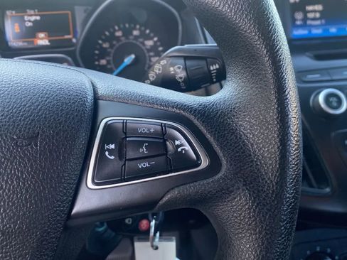 Used 2017 Ford Focus SE FWD image 17
