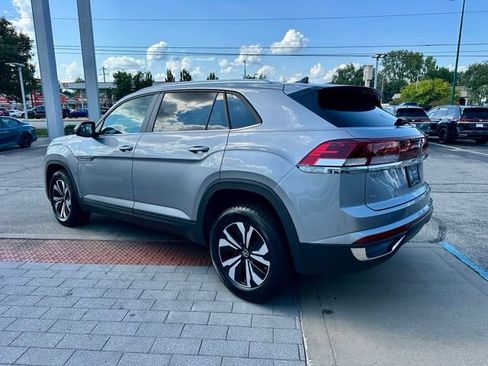 Certified 2025 Volkswagen Atlas Cross Sport SE AWD/4WD image 5