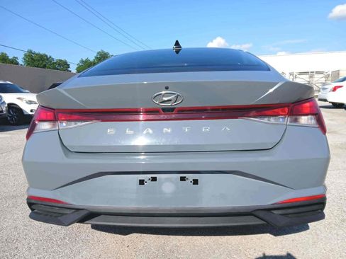 Used 2023 Hyundai Elantra SEL FWD image 6