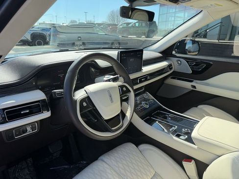 Certified 2023 Lincoln Aviator Black Label image 9