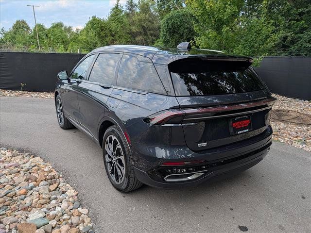 Used 2024 Lincoln Nautilus Reserve w/ Equipment Group 202A AWD/4WD image 3