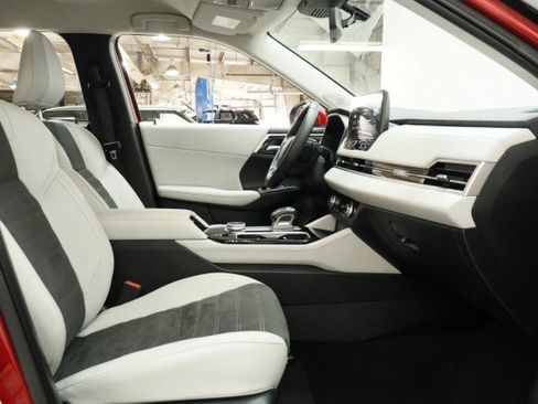 Used 2025 Mitsubishi Outlander SE FWD image 22