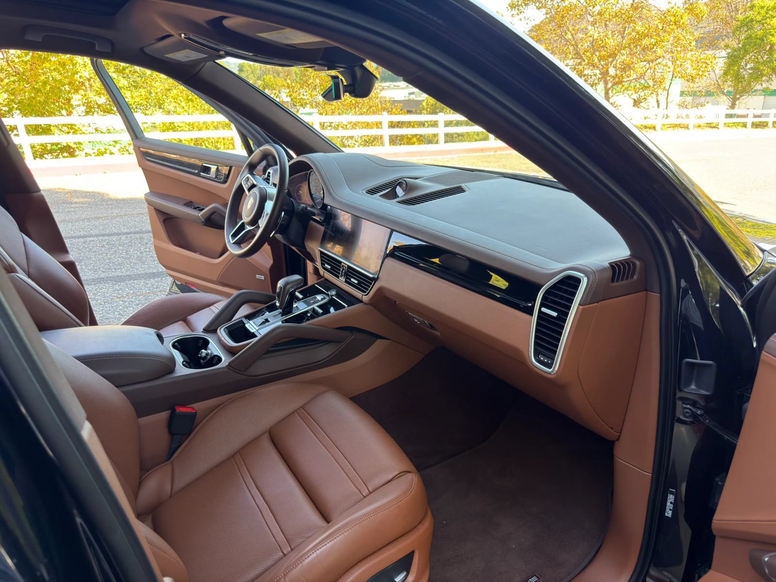Used 2021 Porsche Cayenne AWD/4WD image 14