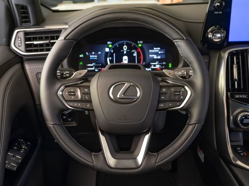New 2026 Lexus LX 700h Luxury w/ Appearance Package AWD/4WD image 17