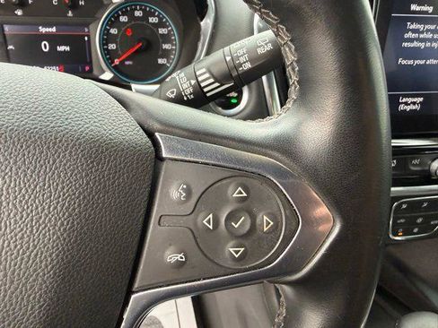 Used 2023 Chevrolet Traverse LT FWD image 9